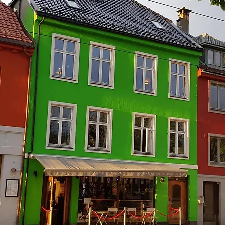 The Green House - In The Centre Of