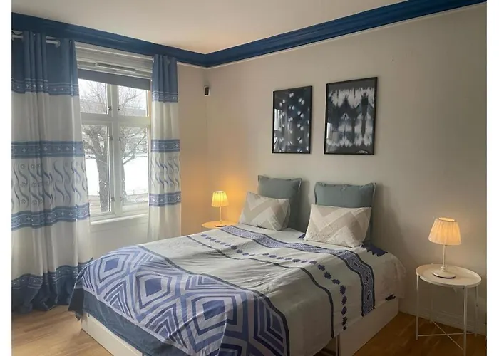 The Green House - In The Centre Of *