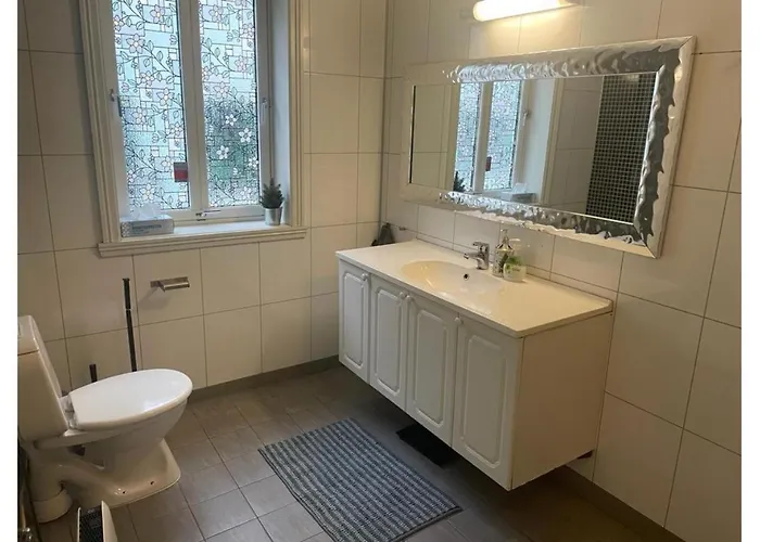 The Green House - In The Centre Of