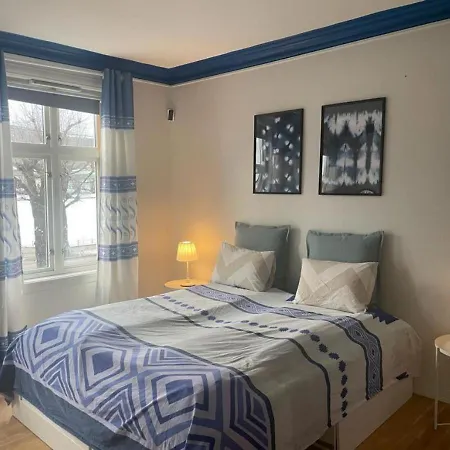 The Green House - In The Centre Of *