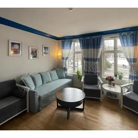 The Green House - In The Centre Of