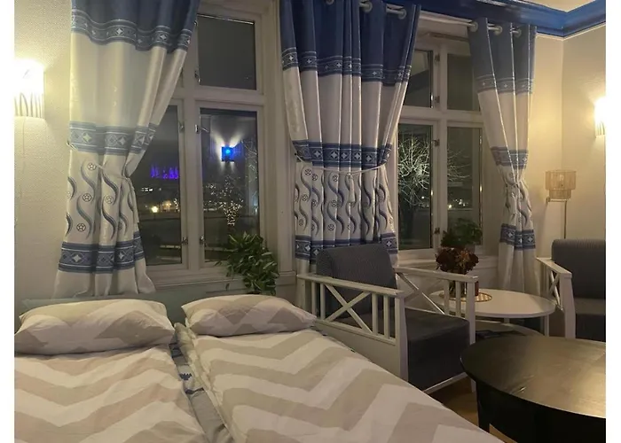 The Green House - In The Centre Of